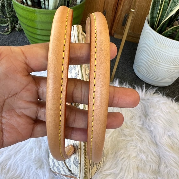 🔥🔥Louis Vuitton Figheri Handbag Damier Azur PM🔥🔥 - Picture 16 of 16